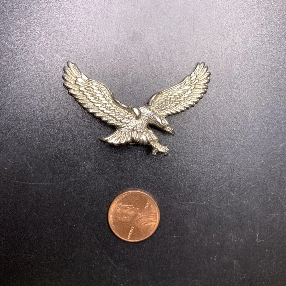 Eagle Screw Style Button Silver Tone Military ? Vintage